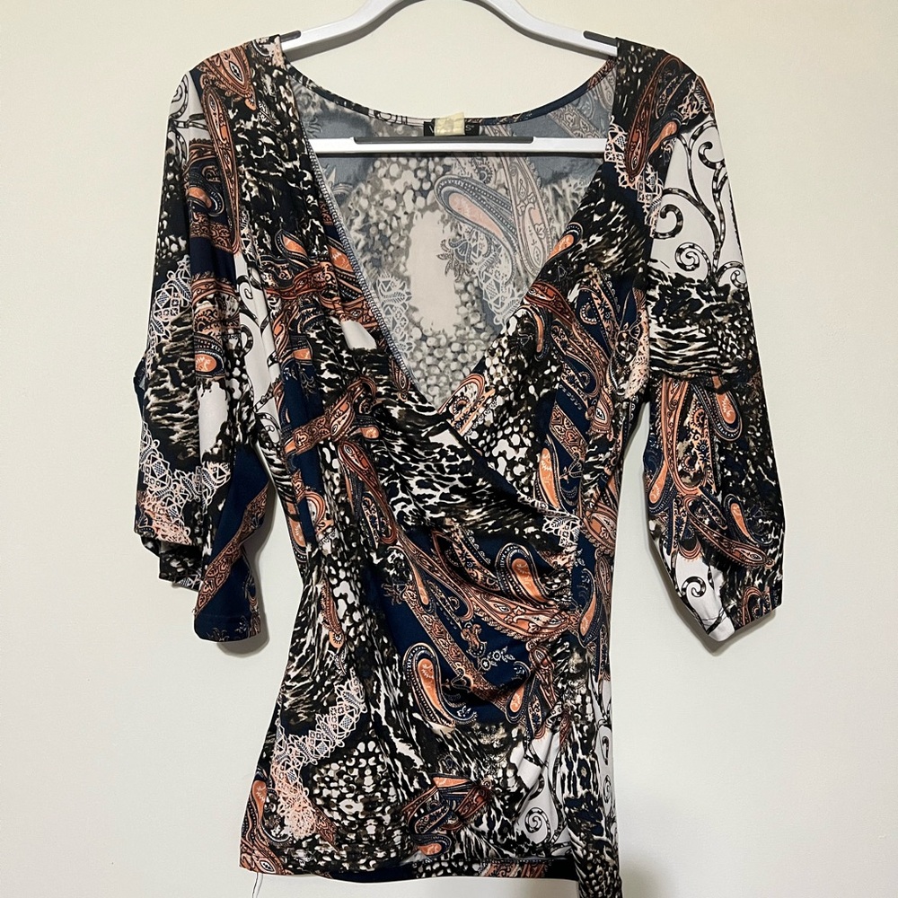 Venus 3/4 shirt size large